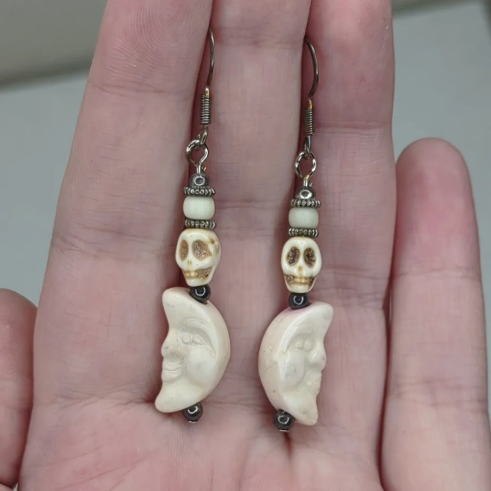 Skull and Moon Earrings - Picture 4 of 9